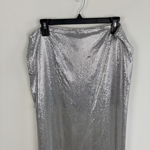 Lovers and Friends Sascha Maxi Skirt in Silver Size XL - Picture 6 of 13
